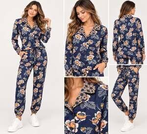 Vera Bradley small woman Evie Floral Long Sleeve Button Down Pajama Set Navy